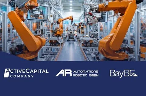 Industriesoboter mit Logo Active Capital, Automations Robotics und BayBG