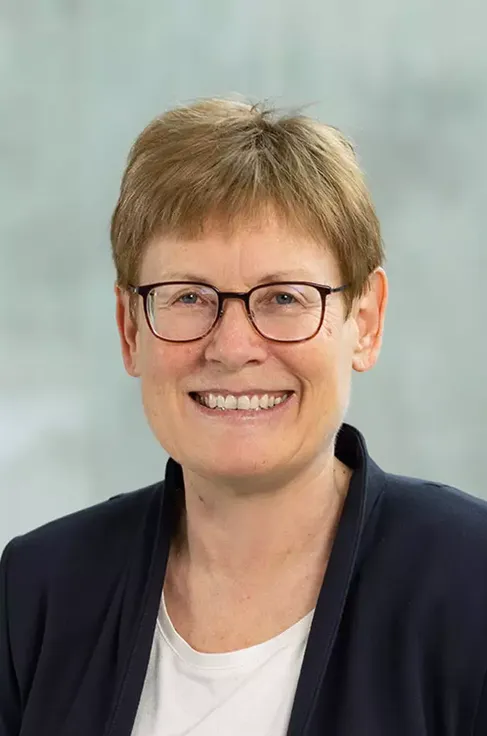 team-dr-barbara-karch-14